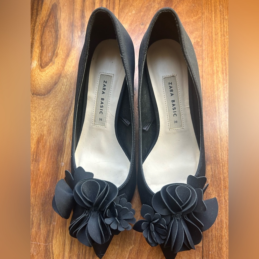 Zara Black Heels with Floral Accent Size 36 (US 6)